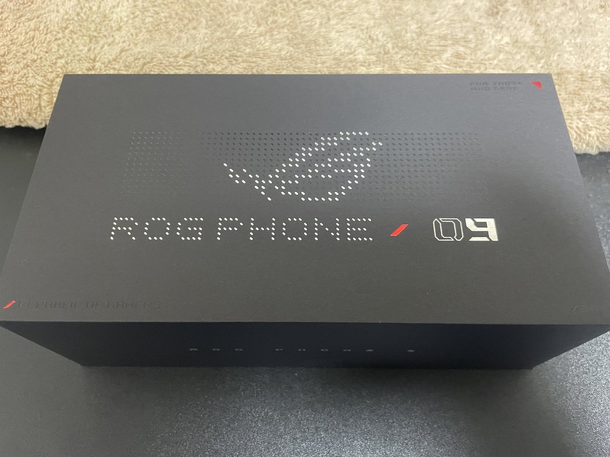 raiden_3rd's tweet photo. 先日ROG Phone9買いました
通勤時間でゲームのデイリー終わらせられるのが快適です

あとエリシアコラボアクセも買いました
かわいいしおしゃれで非常によき
オリジナルテーマとかもあって豪華です https://t.co/kEix30qg80