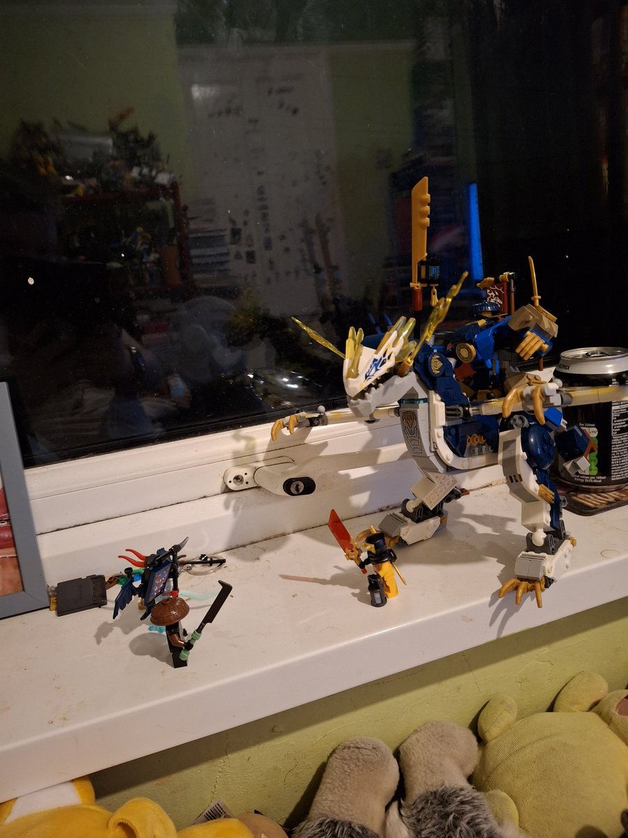 LegoFan2023's tweet photo. Just Finished Building Lego Ninjago Dragons Rising Rogue's Mech Dragon Rider! https://t.co/UQrxZsiwaH