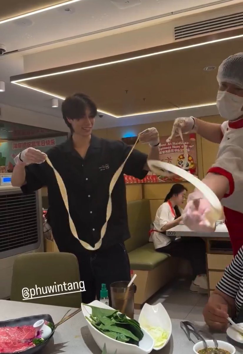 doublepjourney_'s tweet image. ตัวอักษรย่อ ป. วงแจสเปอร์ มีคิวเพราะ

เป็นประธาน GMM THEE V ✅
คนปล่อยคิวไม่ว่างควงเส้นอยู่✅✅✅

ดูเอาเถอะกรุงเทพเชียงใหม่ กิจกรรมร้อยแปด แต่ถ่ายรูปรายงานทุกสถานการณ์ครบ 🤧🥹🤟🏻

#ปอนด์ภูวินทร์ #PondPhuwin