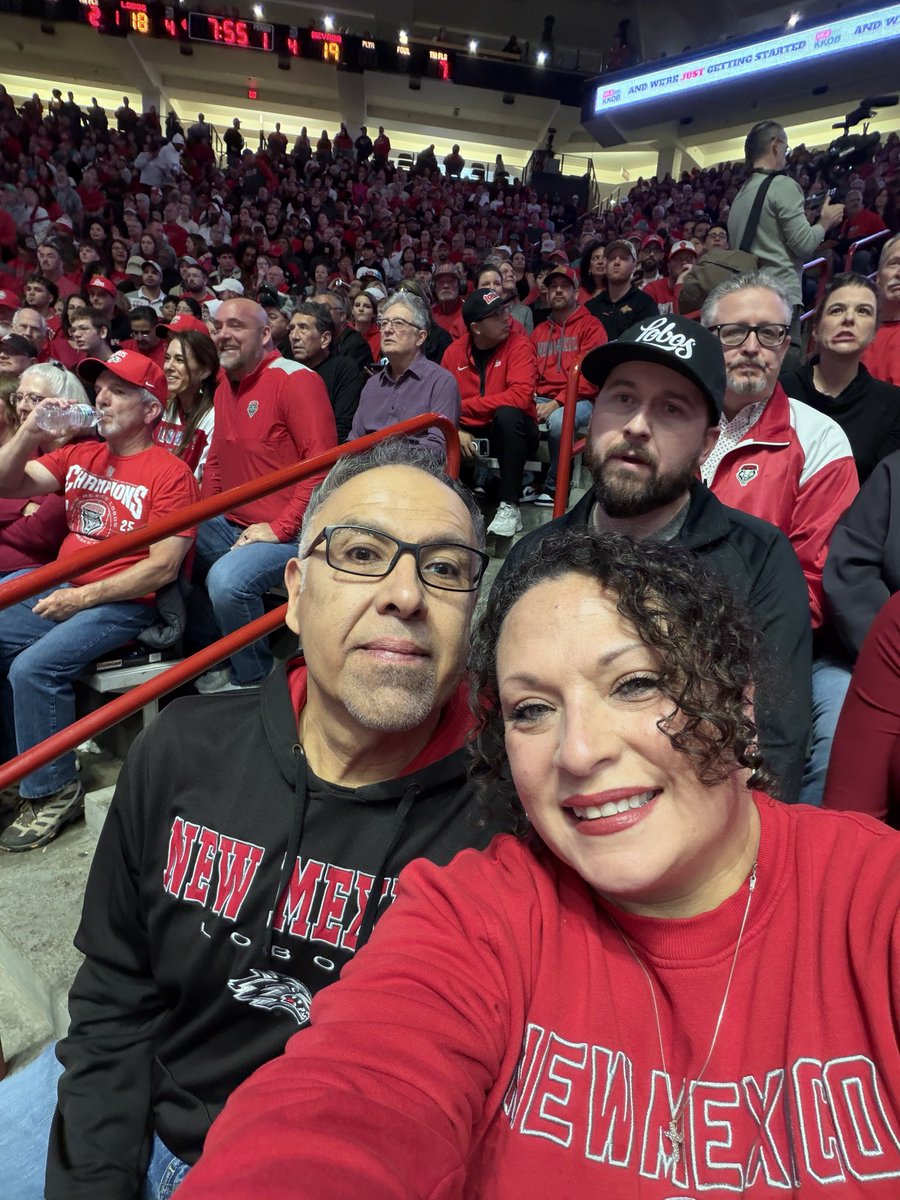 candikane81's tweet photo. #GoLobos   #beatnevada https://t.co/eDTIP0fi2f