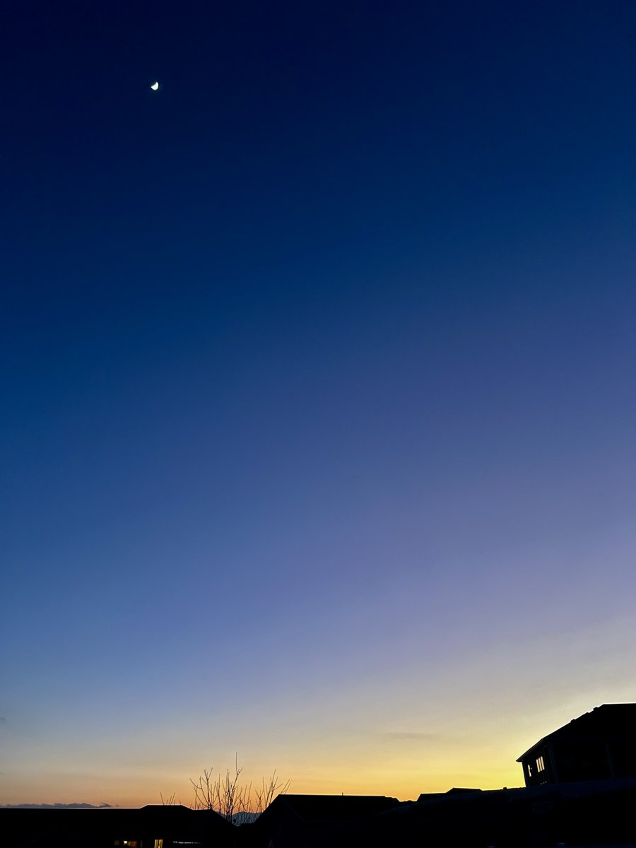HyggeMan's tweet image. Sunset...And Moon
.
.
.
.
.
#PicOfTheDay #SunsetAndMoon #UtahSunset #Sunset #NorthernUtah #BeautifulButCold #GreatAndBusyDay