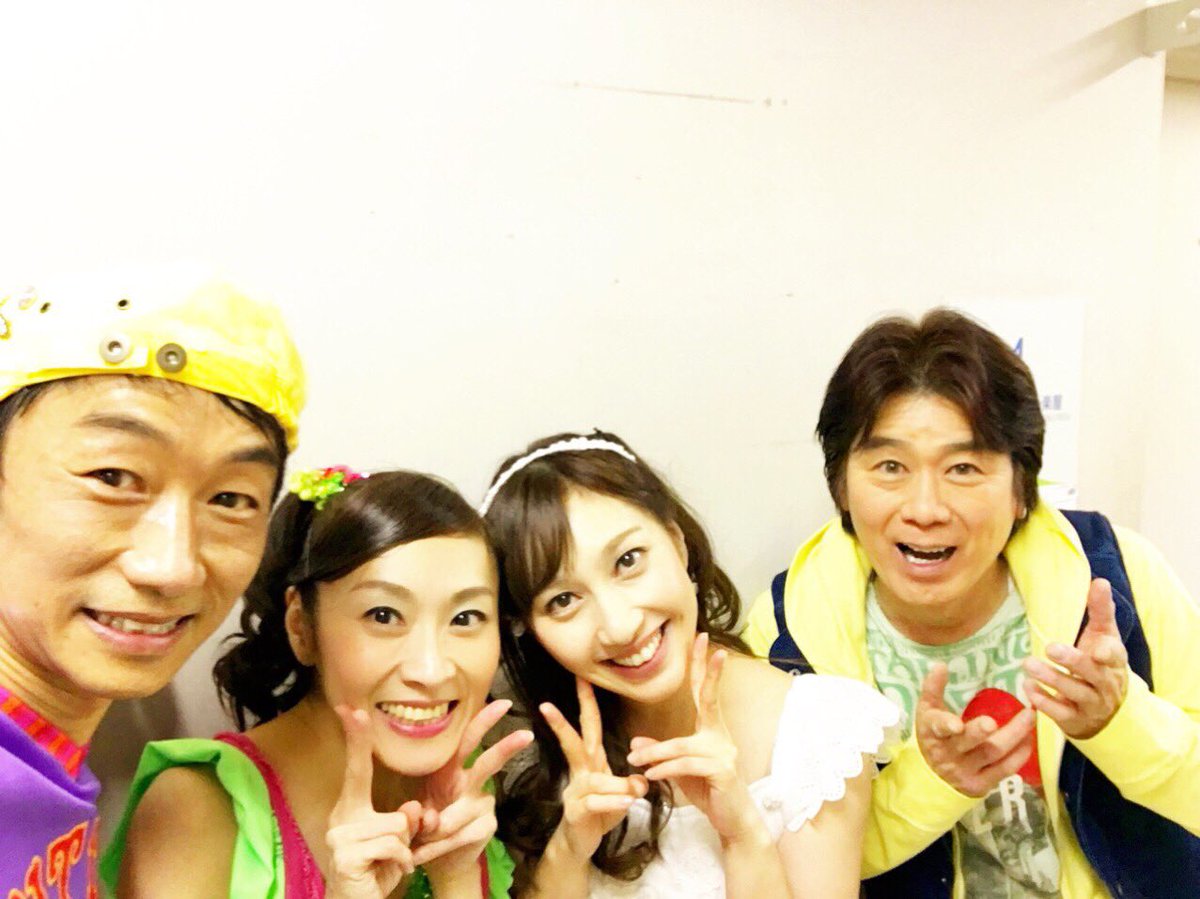 kiyoco_Y45's tweet photo. 圭司さん
ピュアでまっすぐで優しいユーモアを散りばめながらいつも笑顔で。
最後までステージへ向かわれ続けた姿に背中を押されています。
あのあたたかなまなざしで空からもみんなを見ていてくれますか。

圭司さん！これからもずっと私たちはみんな一緒です！ https://t.co/kEYhhf0jjg