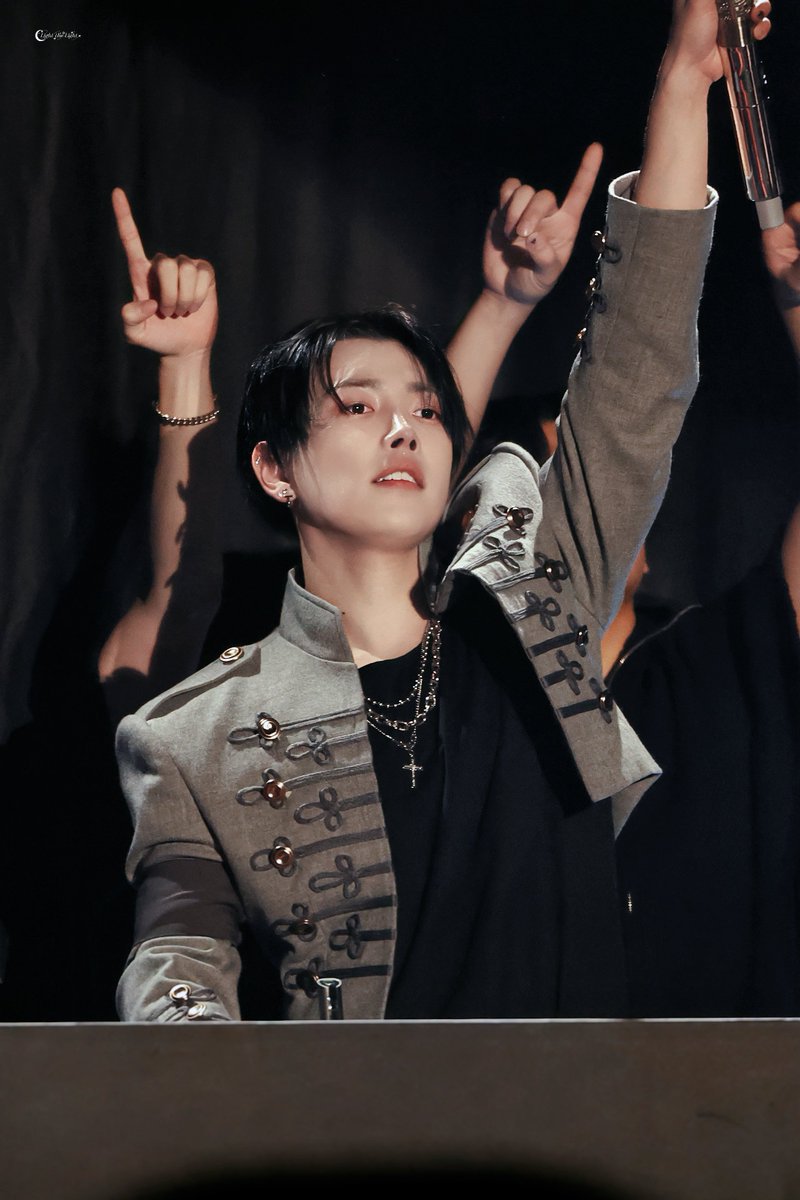 KMHJPICS's tweet photo. He’s the one and only. https://t.co/VeMF1irDEJ