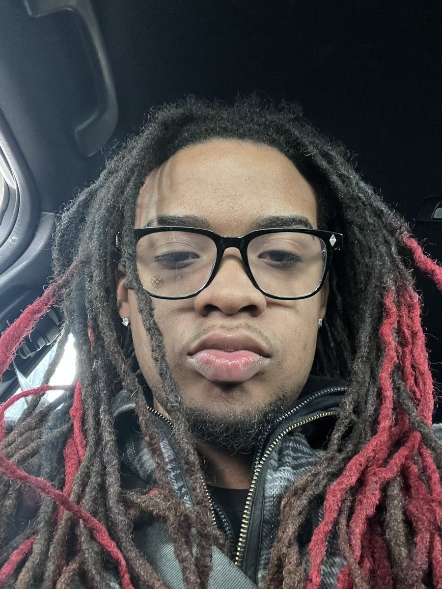 quitcodeine's tweet image. my bitch overly sexy