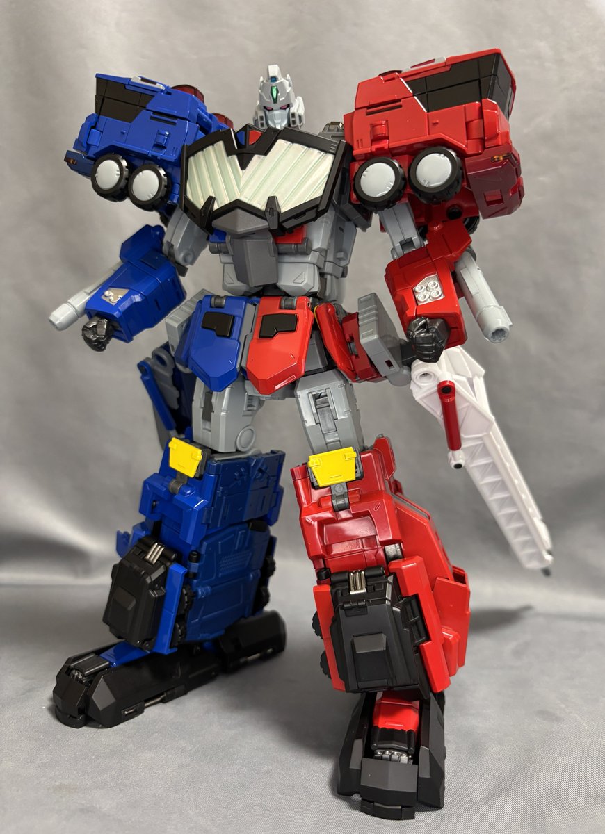 超竜神開封中。 すげぇ、本当に合体した状態で腰を捻ってる… 説明書の