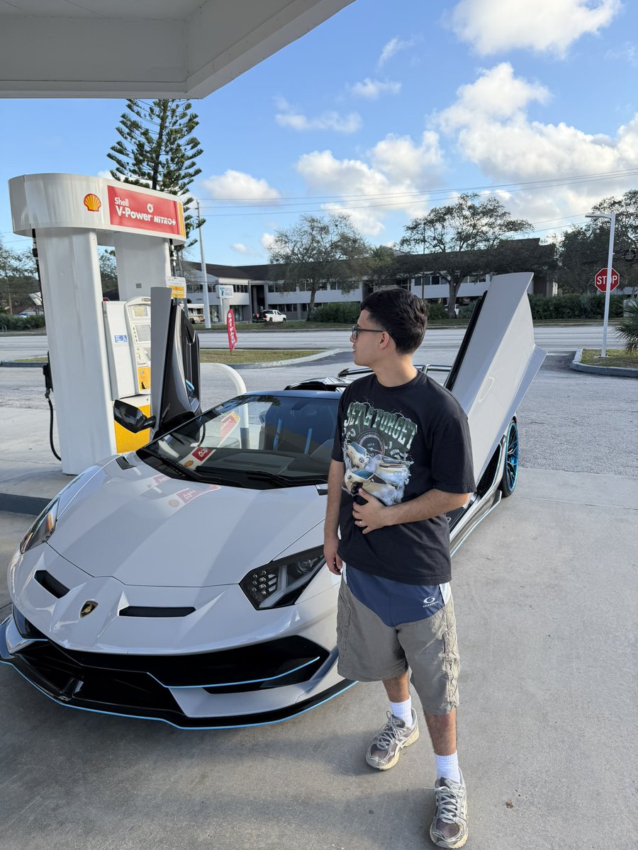 Stable Ronaldo tweet media