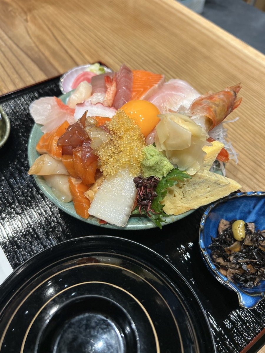 namihei_sushi's tweet photo. おはようございます‼️

１１時ランチオープン✨

皆様のご来店お待ちしてます🙇‍♂️ https://t.co/1gjrNwBujJ