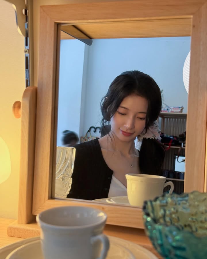 I love you 

Sampe kapan? Sampe nanti pokoknya karna kamu punya tempatnya sendiri di hati aku, bee ❤