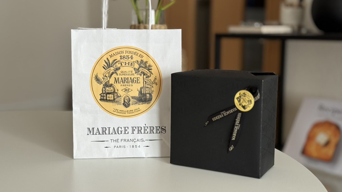 友人が結婚祝いで紅茶とクッキーのセットをくれて神

マルコポーロのクッキーとウエディングインペリアルの紅茶で、ちょうど家にある紅茶の組み合わせなのも神

クッキーが意味わからんくらい美味い