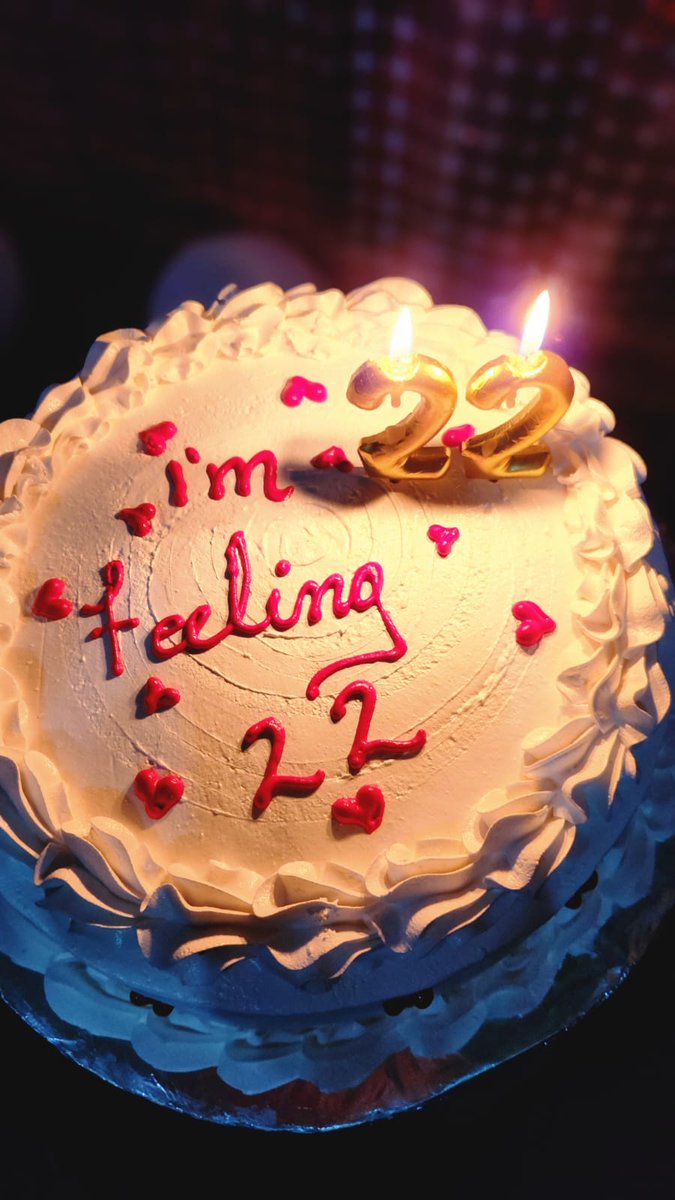 como ven mi torta? por fin pude usar el ✨️im feeling ✌🏻✌🏻✨️