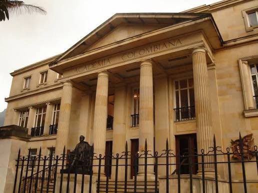 librer7_fern's tweet image. Institución clave que reforzó el mito:

📚 Academia Colombiana de la Lengua (1871) primera en América.