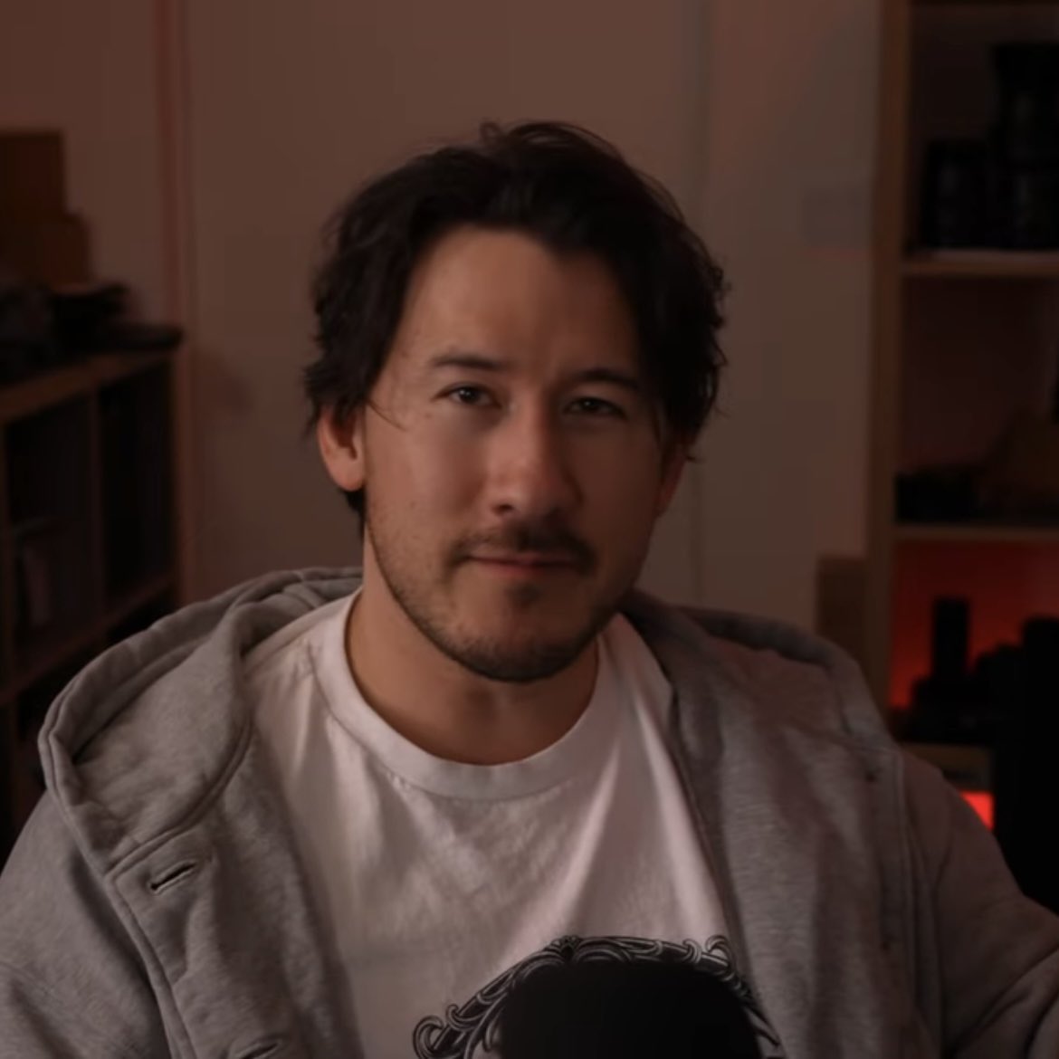macheteplier's tweet photo. rip long hair markiplier era but that face card never declines https://t.co/GtiKybXKkA
