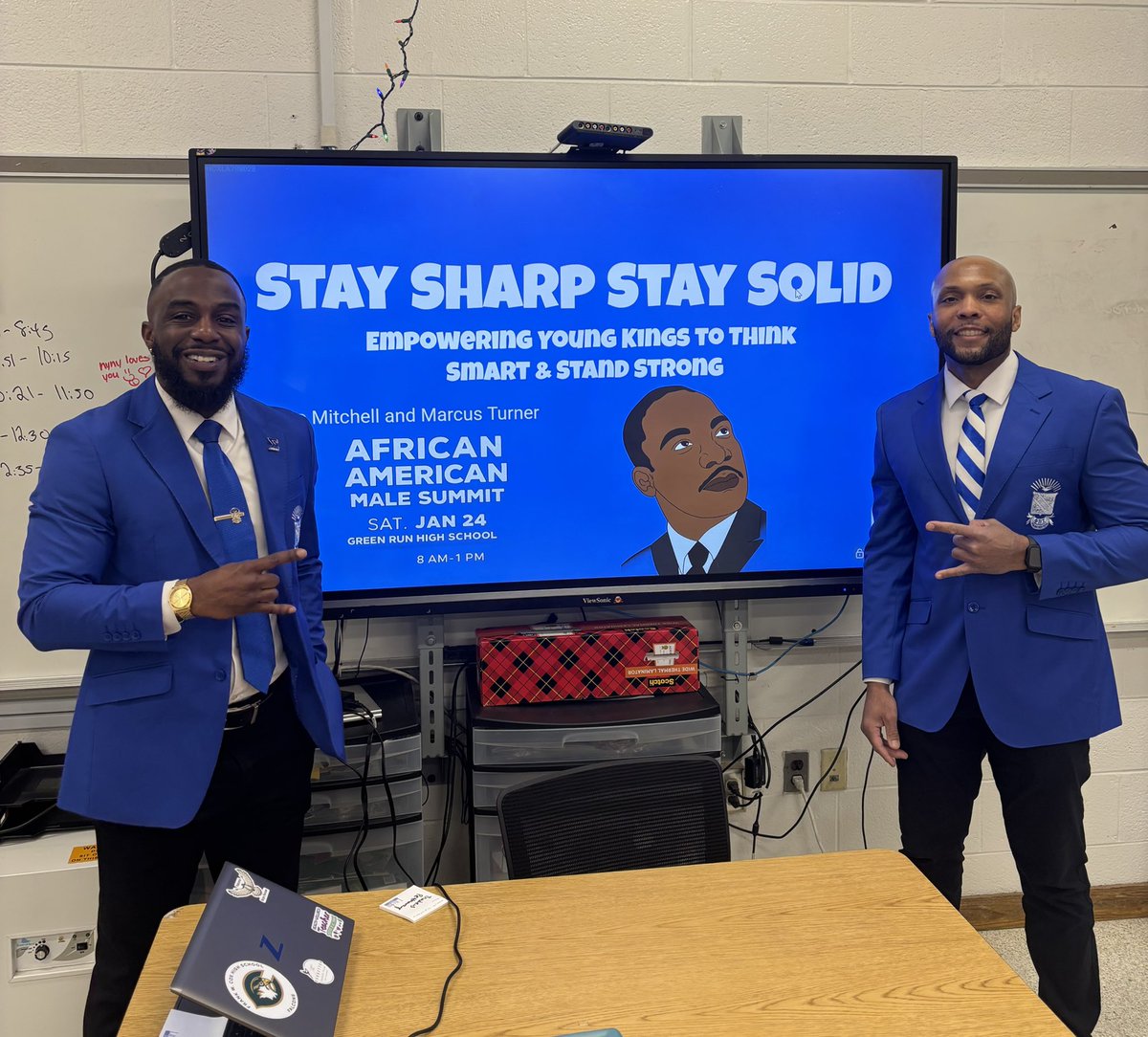 BryceMitchell21's tweet image. Today, my brothers of @pbs_1914 and I had the opportunity to present at the African American Male Summit for @vbschools. We had great conversations with the students about staying sharp &amp;amp; staying solid 📚

#LetsGetIt ✊🏾