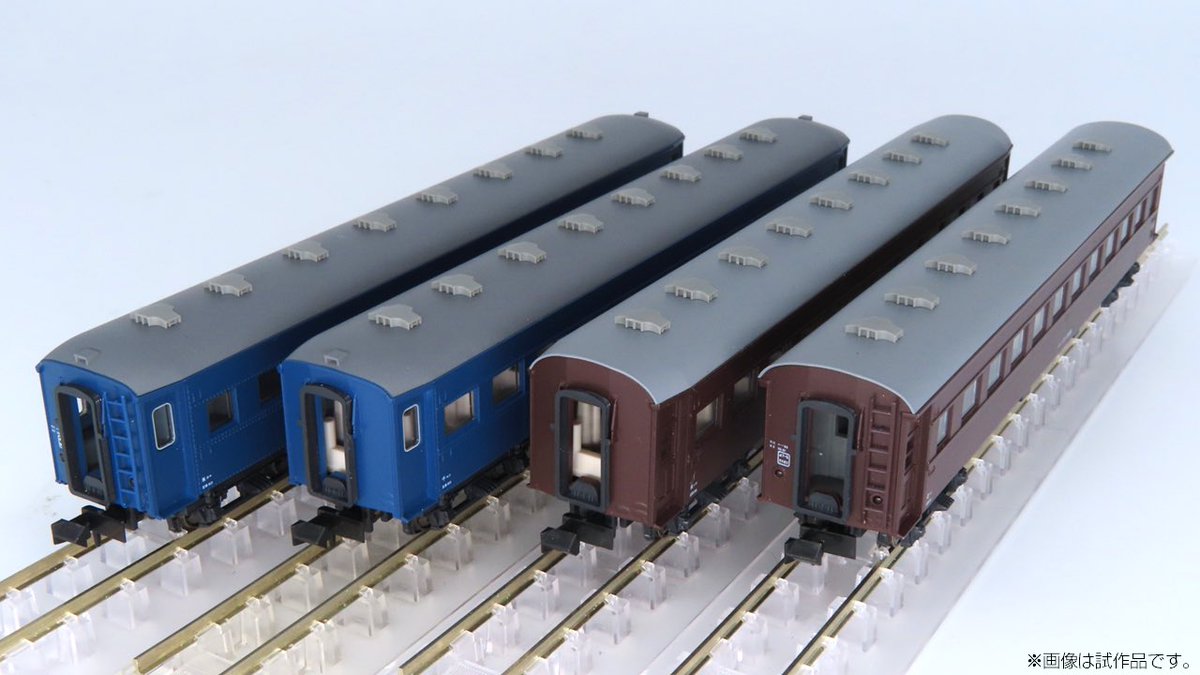 戦前からの三等車】 オハ35・オハフ33の各種が久々の登場。リベットが