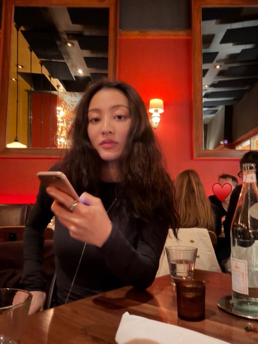 rushsatzu's tweet photo. O QUE ESTÃO COLOCANDO NA ÁGUA DA JIHYO??????? https://t.co/lhvb0tcsFY
