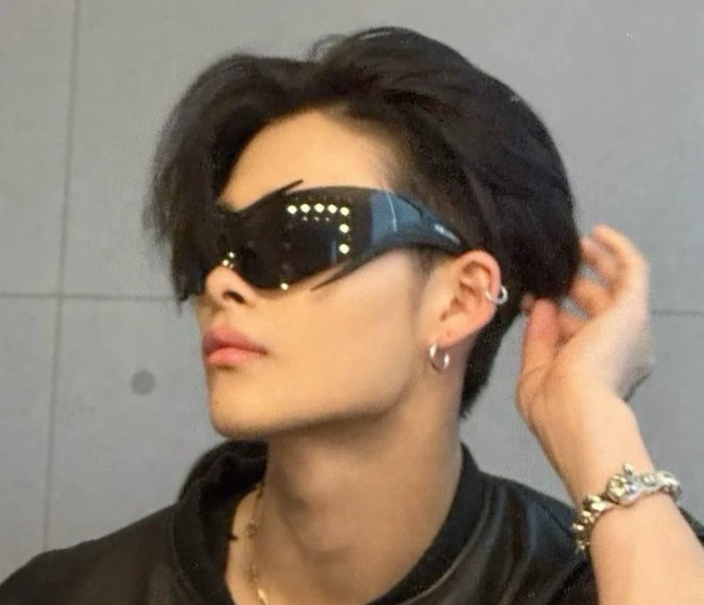 heesojkitty's tweet image. IM CTFU😭😭😭😭