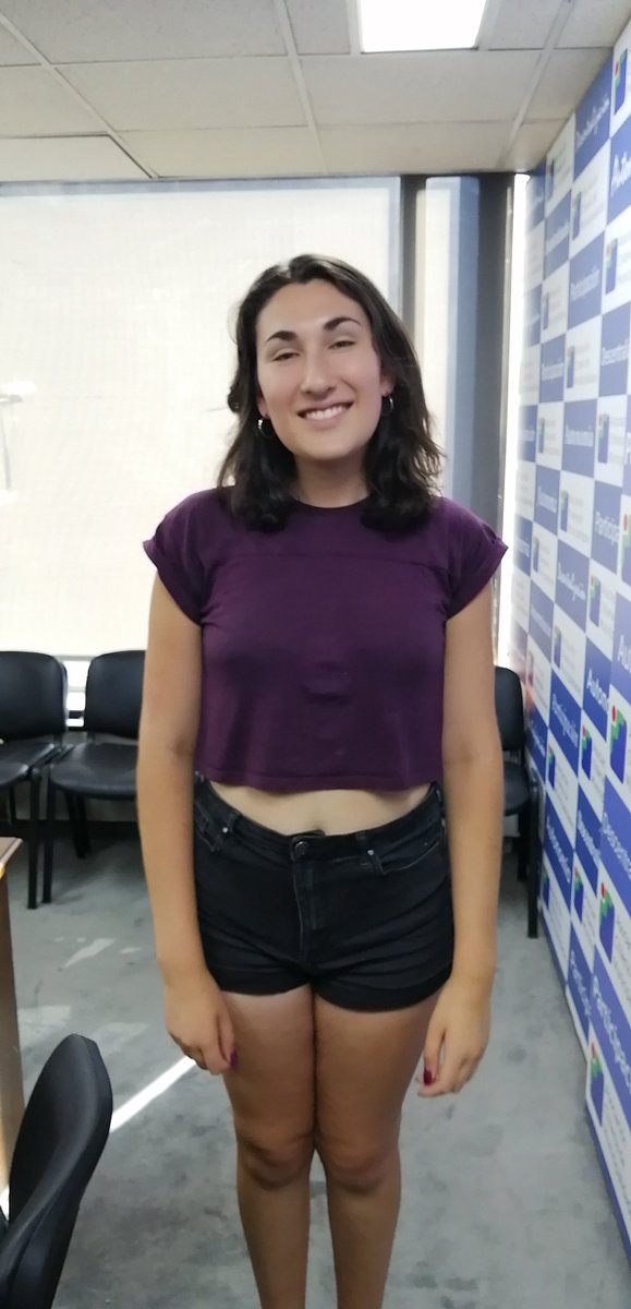 Hasta cuando desconocen la biología,existen dos sexos, hombre y mujer.

Este wn,, es hombre, tiene próstata y nació con pene y cocos, 

Y se llama Emilio y si se quiere llamar Emilia es problema del wn., en Chile hay libertad de expresión.