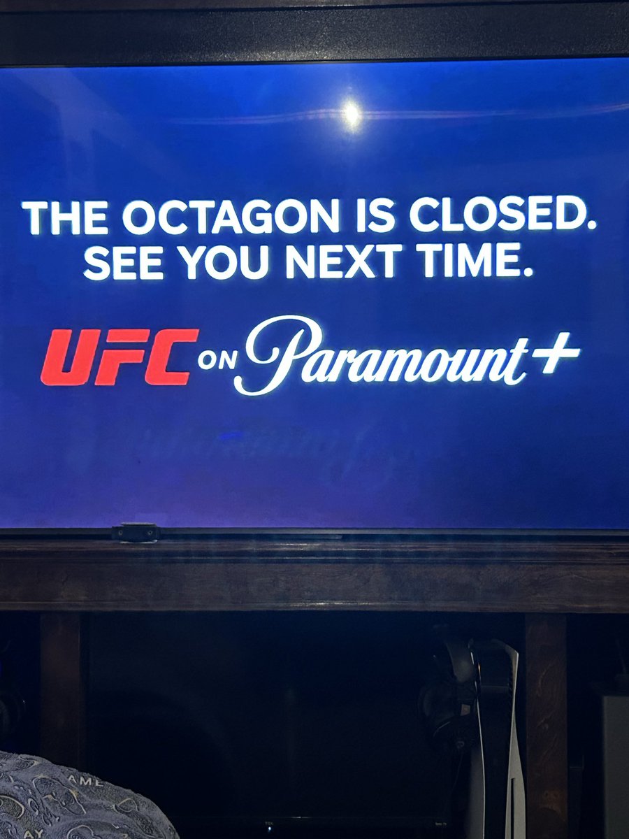 Wtf is this? <a href="/DominickCruz/">Dominick Cruz</a> HOF segment gets cut off? <a href="/paramountplus/">Paramount+</a> get it together! <a href="/danawhite/">danawhite</a> let’s gooo