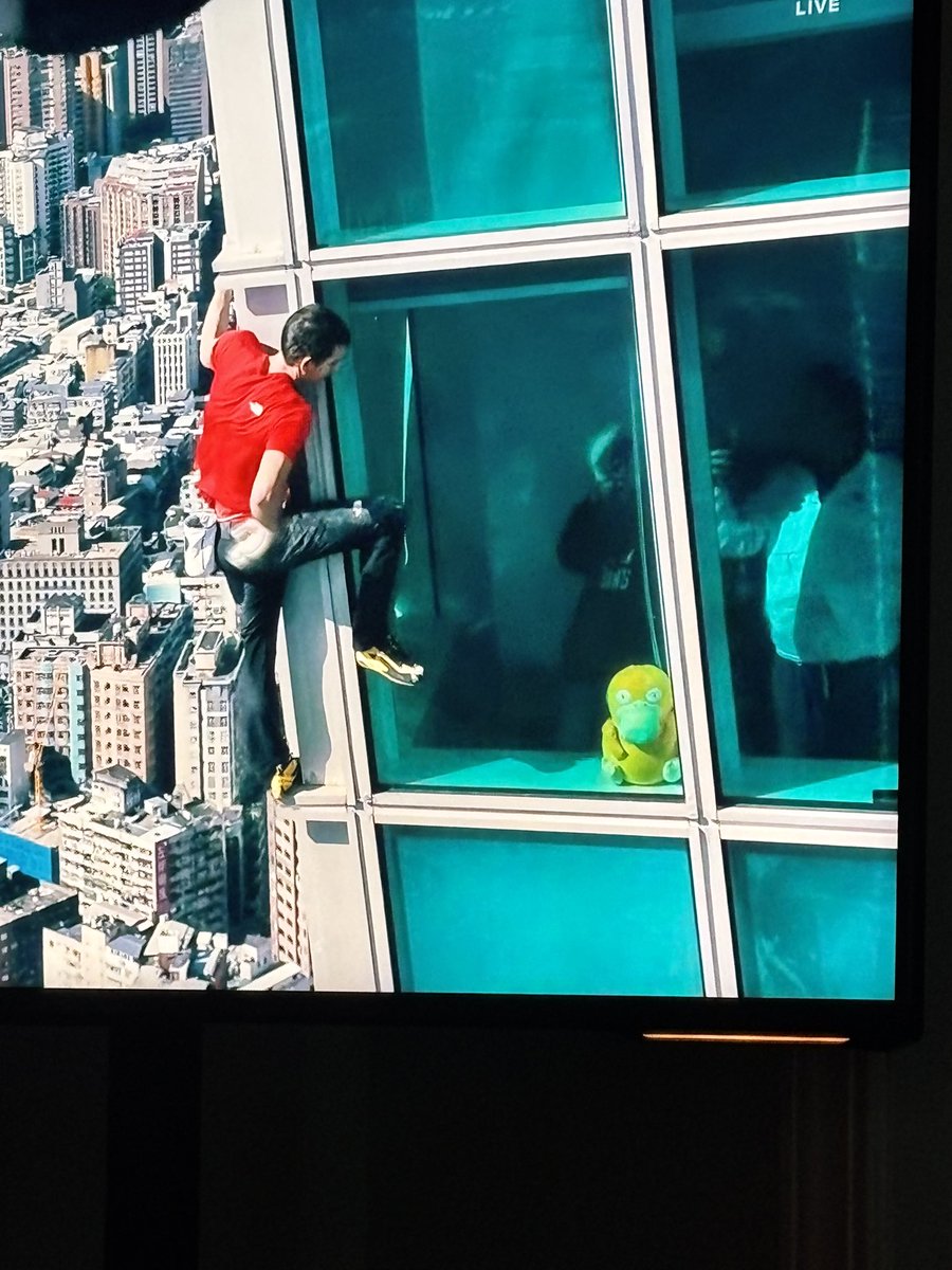 CatfishJoe96's tweet image. “PSYDUCK! Use confusion!”  #SkyscrapperLive