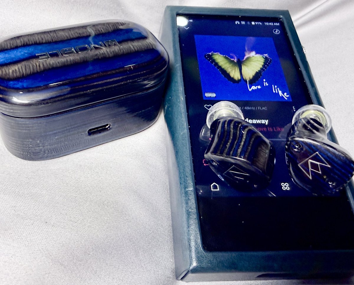 ellemako's tweet photo. Noble FoKus Prestige Encore X A&amp;ultima SP3000M
TWSの母艦にDAP必要かという議論は置いておいて､テンション上がる雰囲気
めっちゃ綺麗なんだよなぁ https://t.co/TuAZXoFWoj