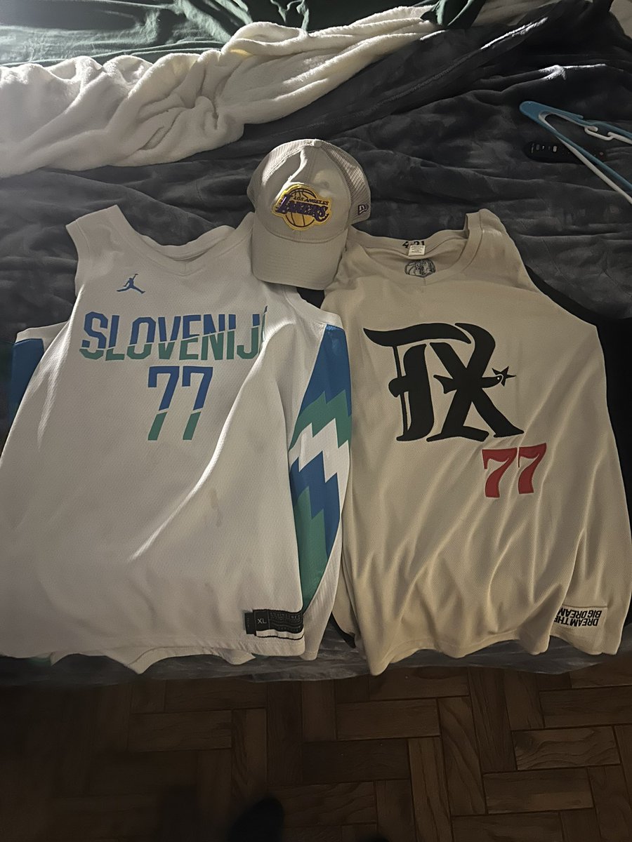 Livingroom Sports tweet media