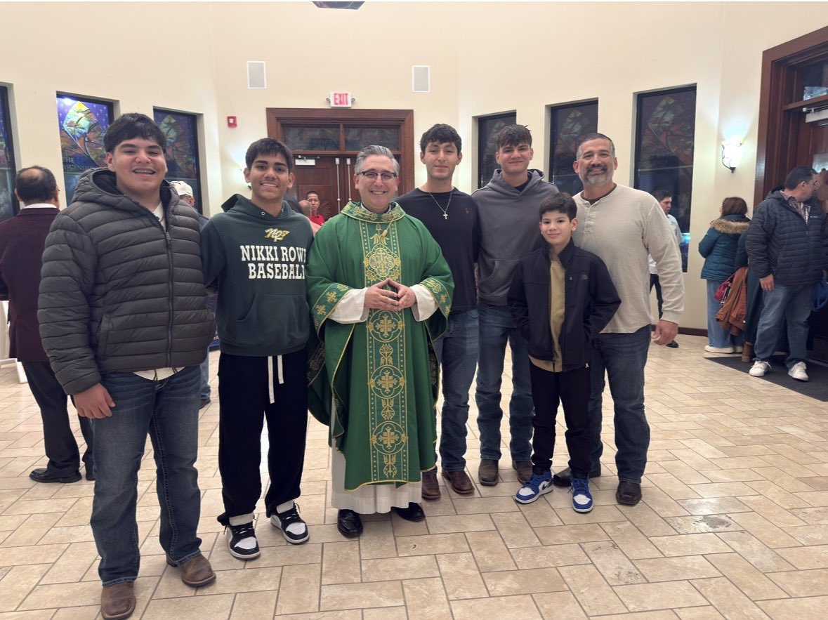 NRBaseballTribe's tweet photo. “Follow me and I will make you fishers of men.” Matthew 4:19
Saturday worship and a great message and blessing from Father Andy at Holy Spirit Catholic Church.🙏🏼 https://t.co/4A8pdnfjco