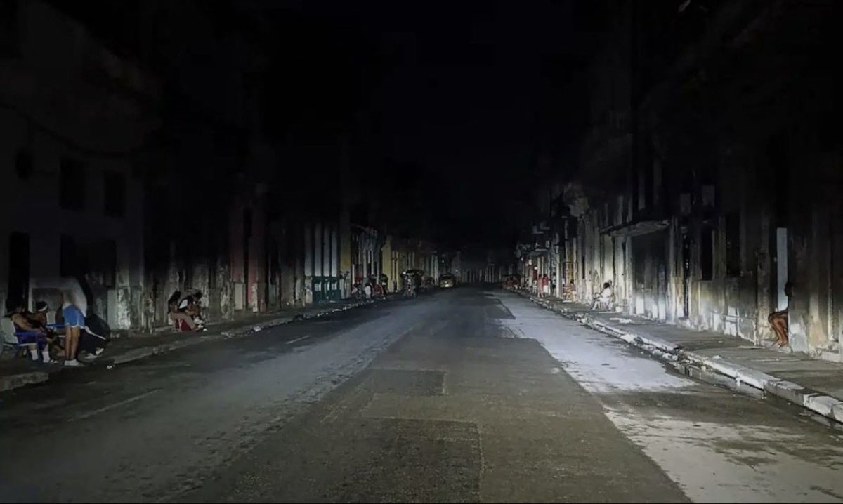 🇨🇺 ¡CRISIS TOTAL EN CUBA!

¡COLAPSO COMPLETO DEL SISTEMA ELÉCTRICO NACIONAL!

La Habana y gran parte del país están a oscuras en este momento.

Tras semanas de apagones, el sistema ha fallado por completo.

¡La población cubana necesita liberación urgente!