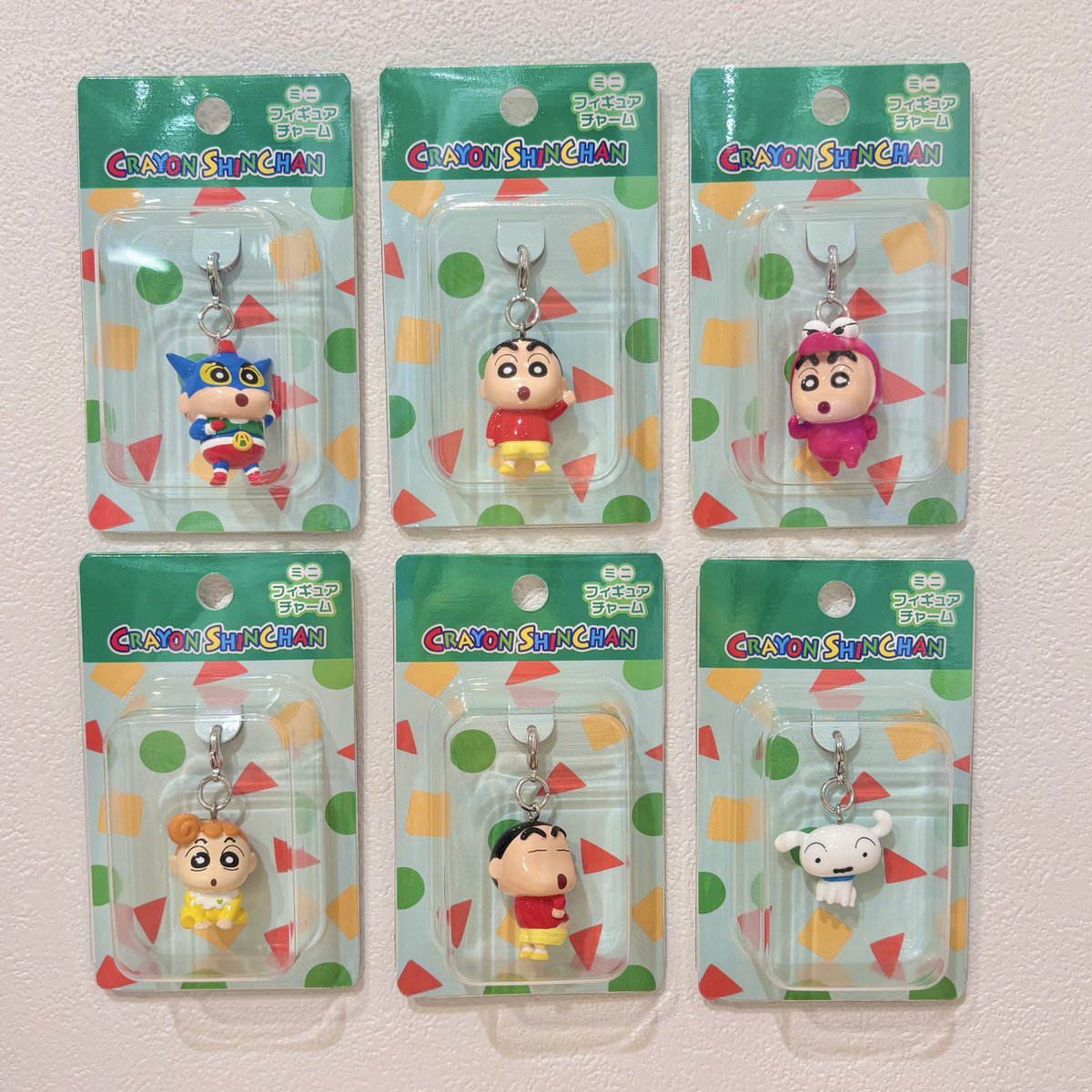 クレヨンしんちゃん ミニフィギュアチャーム 5種セット ◇商品紹介◇ ＼＼全部揃えたい／／ #クレヨンしんちゃん の ミニ