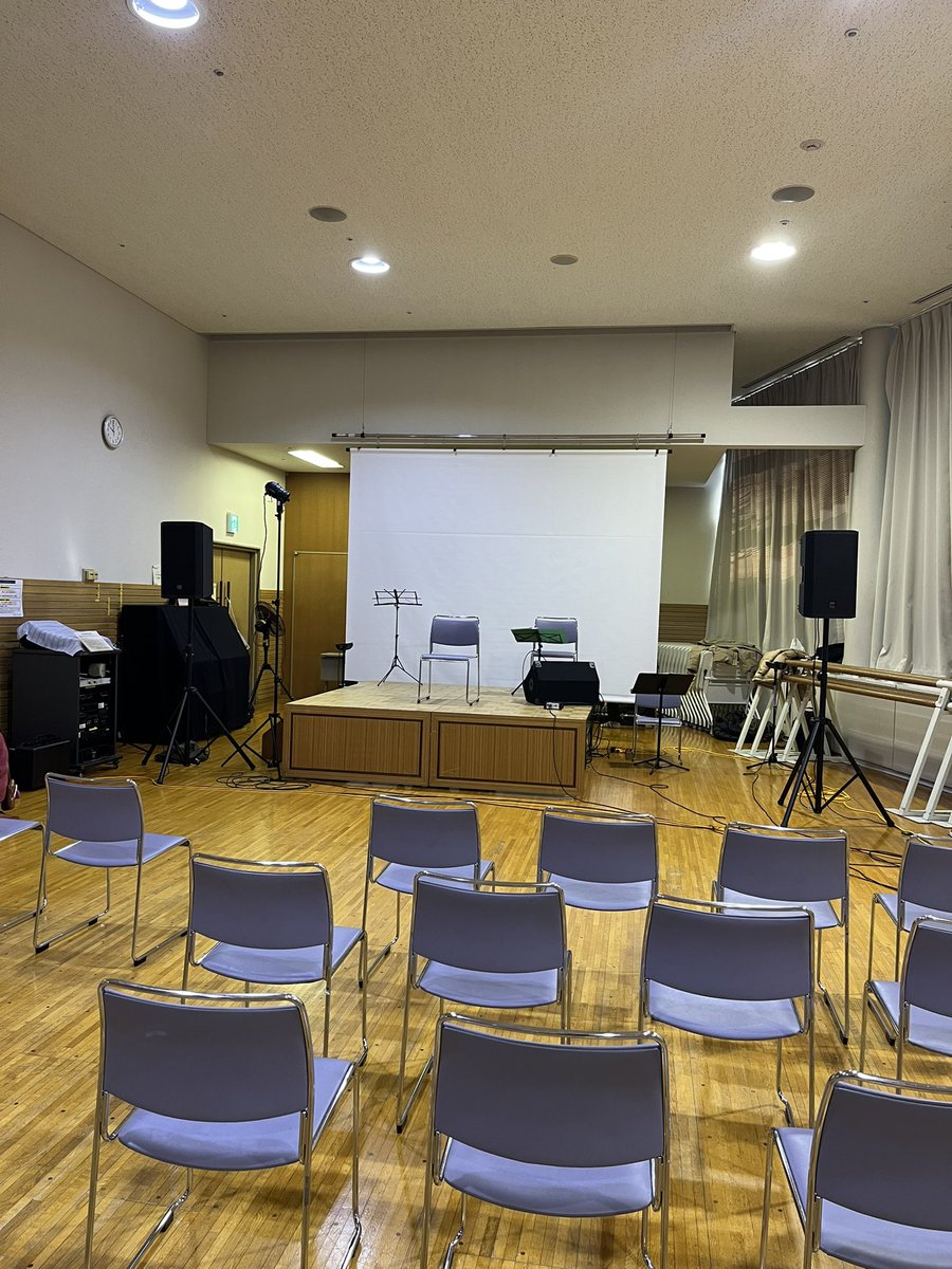 OFFICEASTEP's tweet photo. おはようございます☀
いい天気ですね！

この後14時から、
四谷区民センター 12Fにて
冬の朗読コンサートです♪
ただいま、リハーサル中！

当日入場も、もう少しできそうです。
音楽と朗読で楽しみましょー。

#朗読 #朗読会 https://t.co/mY3MTOPALK