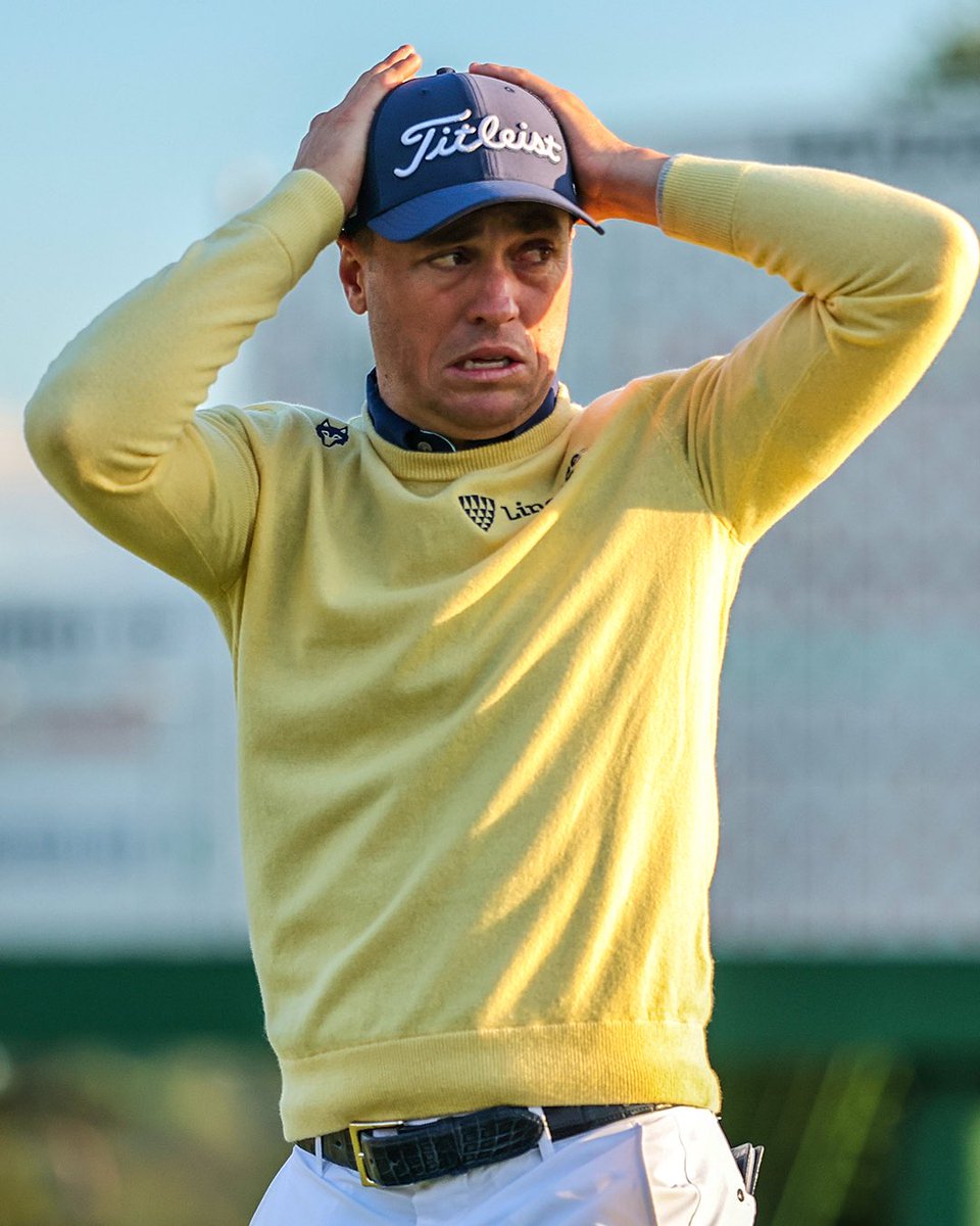 PGATOUR's tweet image. Me trying to watch #SkyscraperLIVE on @Netflix 😬