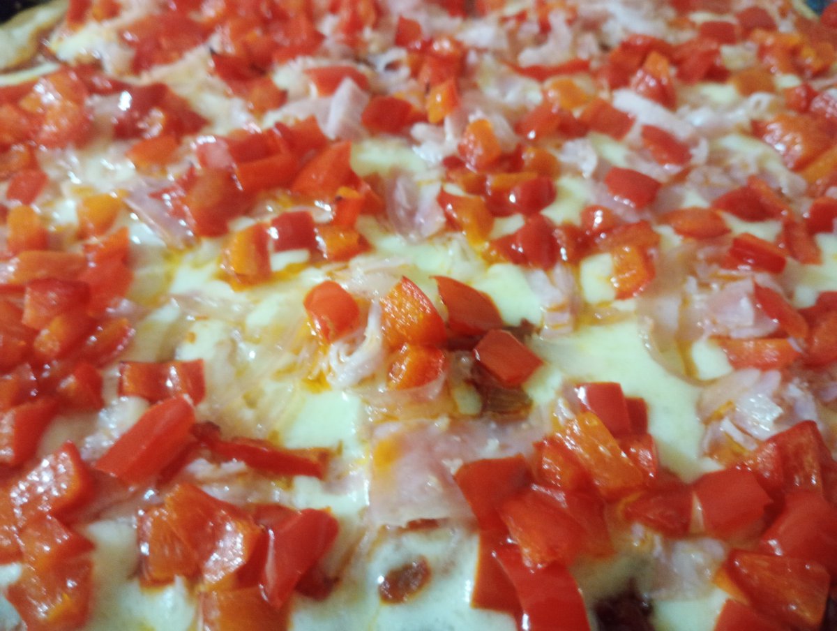 JIlkaydin's tweet photo. Pizza de morrón y panceta.
#pizza #pizzacasera #pizzamorronypanceta https://t.co/oN60HHovoh