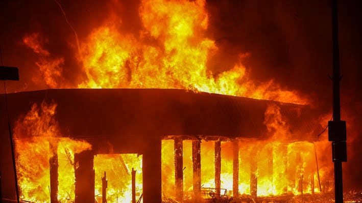SilasMahner's tweet photo. @isaiahrmartin @peteleyden I will remind you that was not a protest - there were buildings set ablaze after being looted. That’s my home state. That’s not a protest. That’s a riot and riots are not tolerated by Wisconsinites. In case you don’t remember here are pictures from that day: https://t.co/UwfKKSPzrP