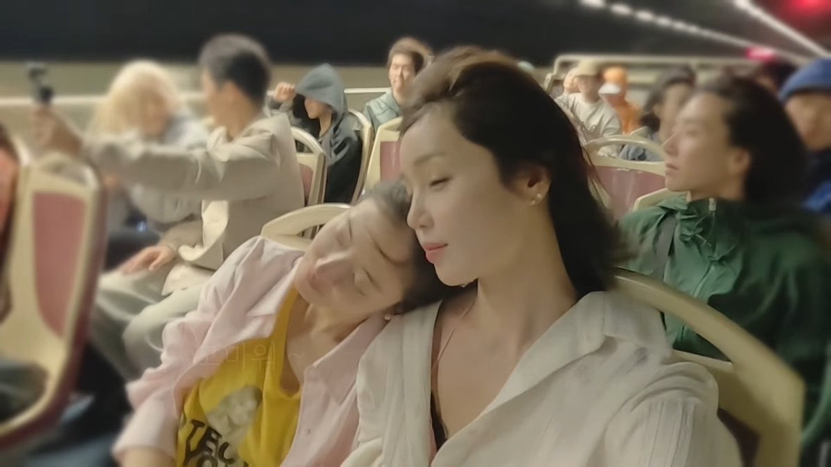 Ahinstuff's tweet image. Seyoung in Gyuri Vlog 💛🤍