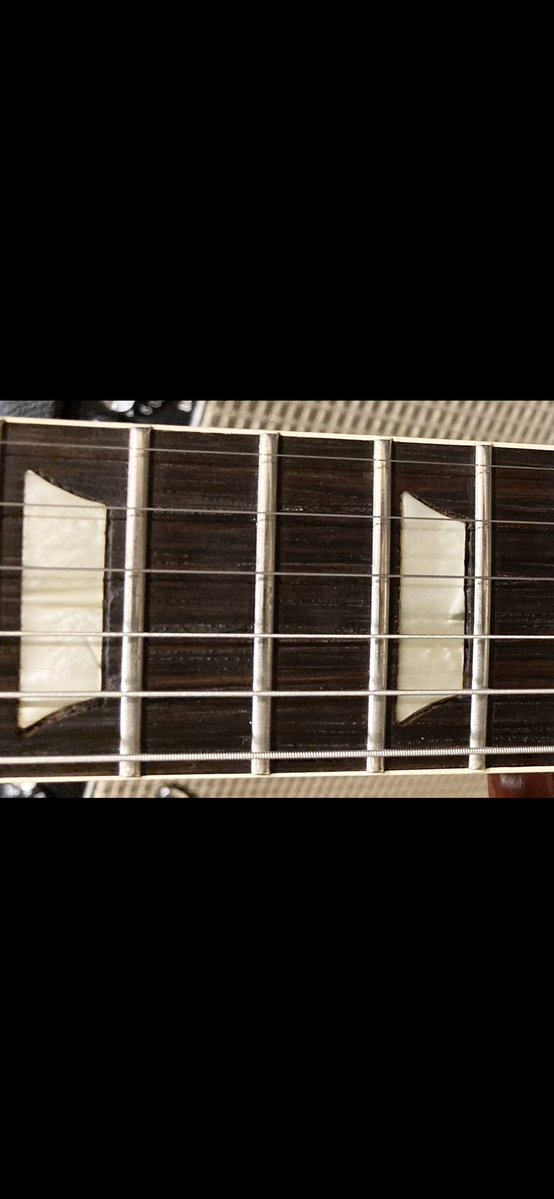 oki_asm's tweet image. 左は購入時、右現在。
一年半で減りすぎ、フレット、、