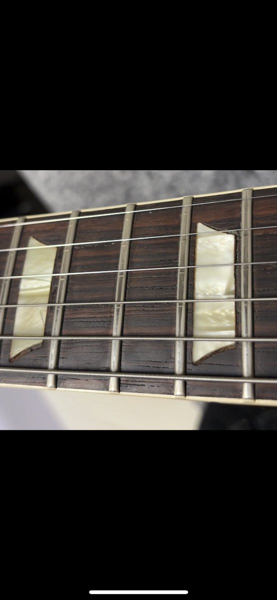 oki_asm's tweet image. 左は購入時、右現在。
一年半で減りすぎ、フレット、、