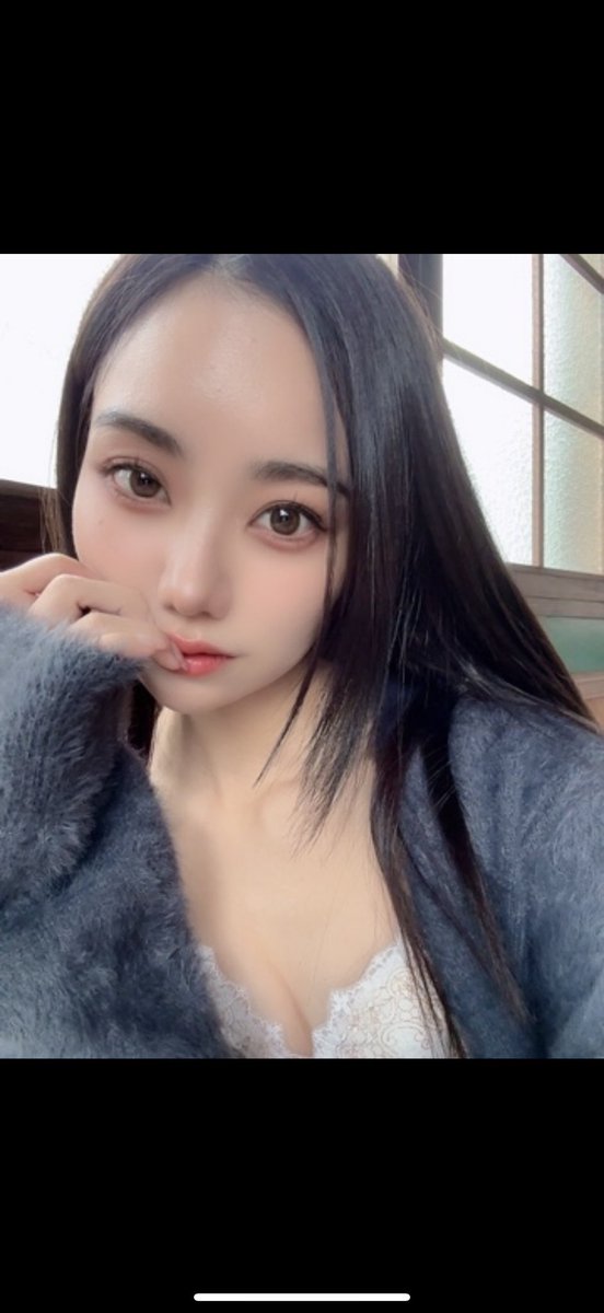 オフ会でみんなに会う夢をみたんだけど内容ほぼ忘れちゃった🥹思い出したいのに〜〜〜〜会場暗かった記憶しかない