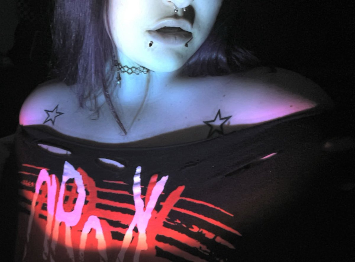 f_2114's tweet photo. ⭐️Emo Moth Stoner Girl-thing⭐️
- Moth
- 21, They/Them (18+ MDNI)
- Pan, Switch, Verse (🩷🔒💜)
- Hard + Soft kinks
- Moots?? 
- Really into cool lamps

❗️{NOT SELLING, DONT ASK- Picky about dm replies + followbacks}❗️ https://t.co/IwI8MqeRDJ
