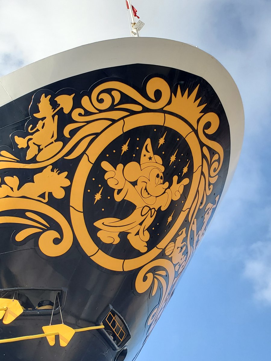 DailyPicTheme2's tweet image. Sunday 25 January

Today’s Daily Picture Theme is ‘Jovial'

RT or reply with your own photo 

Tomorrow’s theme will be ‘Keyring'

#DailyPictureTheme

Sorcerer Mickey looking quite Jovial on the Disney Magic!