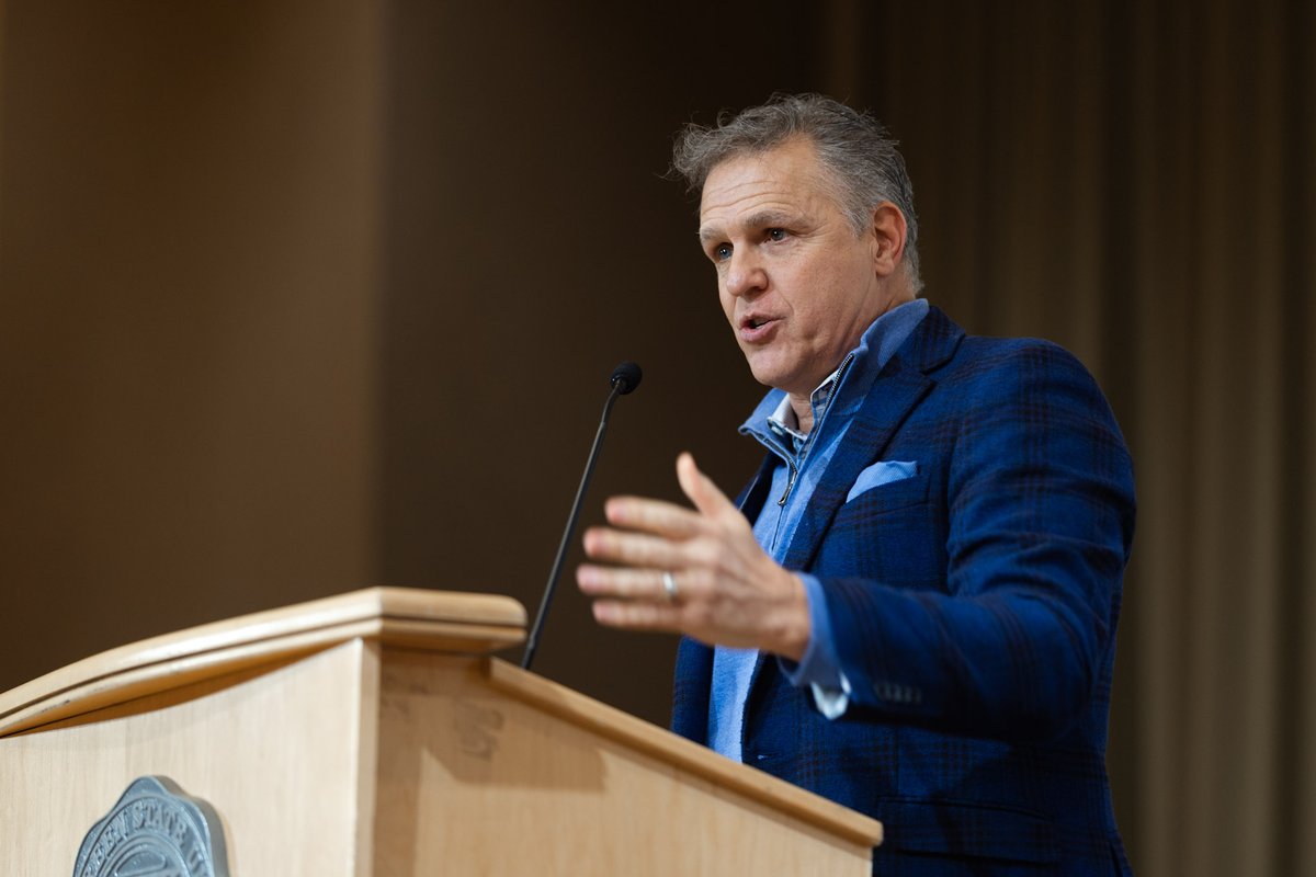 BGSU_Athletics's tweet photo. It was a tremendous night celebrating @BGSU_Baseball
at the Annual First Pitch Dinner ⚾️

What an honor to welcome back BGSU Alum and former MLB umpire, Jim Joyce, as the Keynote Speaker. Fellow BGSU alum @JaycrawfordCLE rocked it as emcee and @CoachHallock5 set the tone 🔥 https://t.co/6QBlVgwFVS