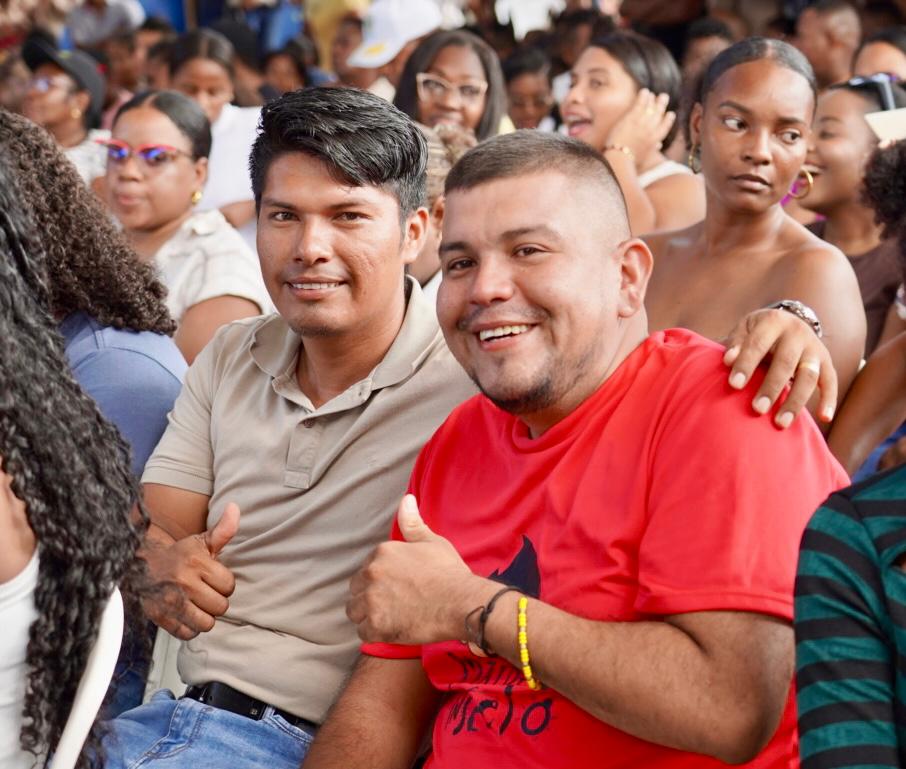 YeseniaOlayaR's tweet image. 📚 Desde #Tumaco, lanzamos la nueva Convocatoria de Maestrías y Doctorados para la región del Pacífico.
Una inversión de $55 mil millones para que estudiar posgrados no signifique endeudarse, sino acceder a becas 100 % públicas.
¡La única obligación: graduarse y poner el…