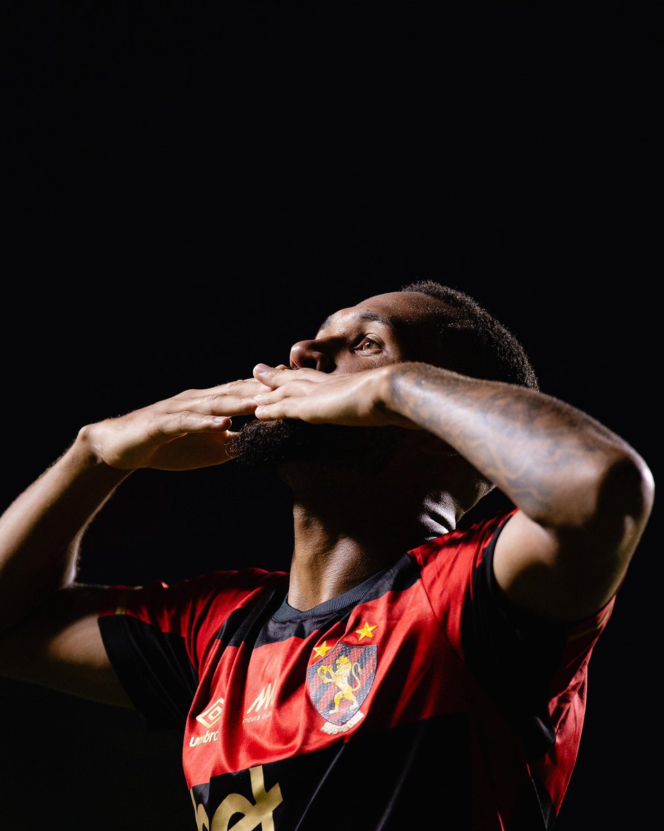 sportrecife's tweet photo. Boa noite, rubro-negros! 🌙 https://t.co/OkYRC6mTXT