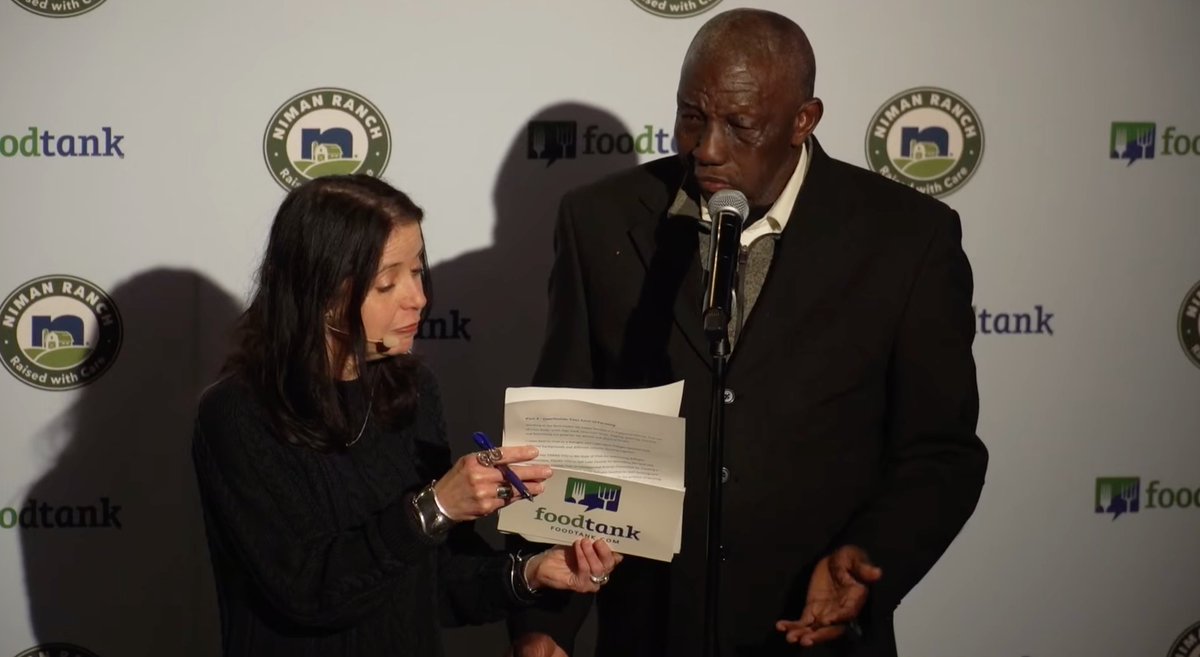 foodtank's tweet image. “I came to Utah as a refugee. I met other refugees from different backgrounds and, through farming and growing food, we came together.”  — Albert Betoudji, Farmer, International Rescue Committee’s (@RESCUEorg) New Roots Program

Tune in LIVE now: youtube.com/watch?v=KaZRdu… #FoodTank