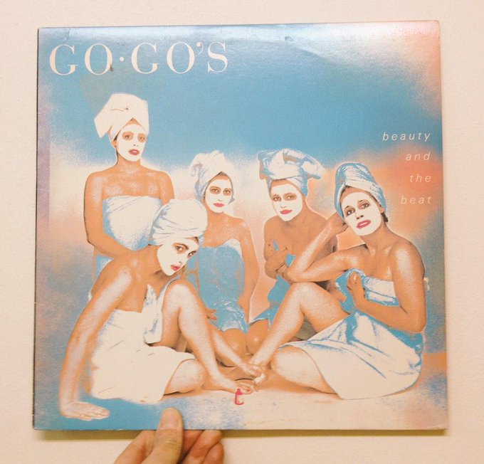 今日の美容ジャケ】今日1月25日は美容記念日なんだそうで、ゴーゴーズ