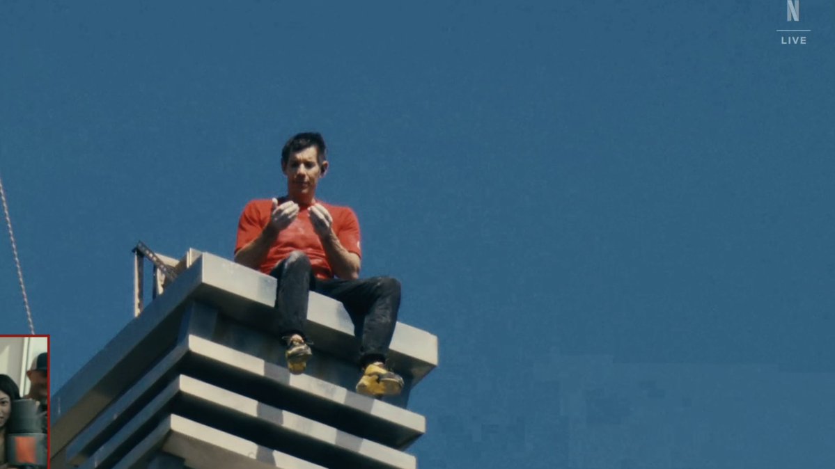 netflix's tweet image. Real-life Spider-Man @AlexHonnold #SkyscraperLIVE
