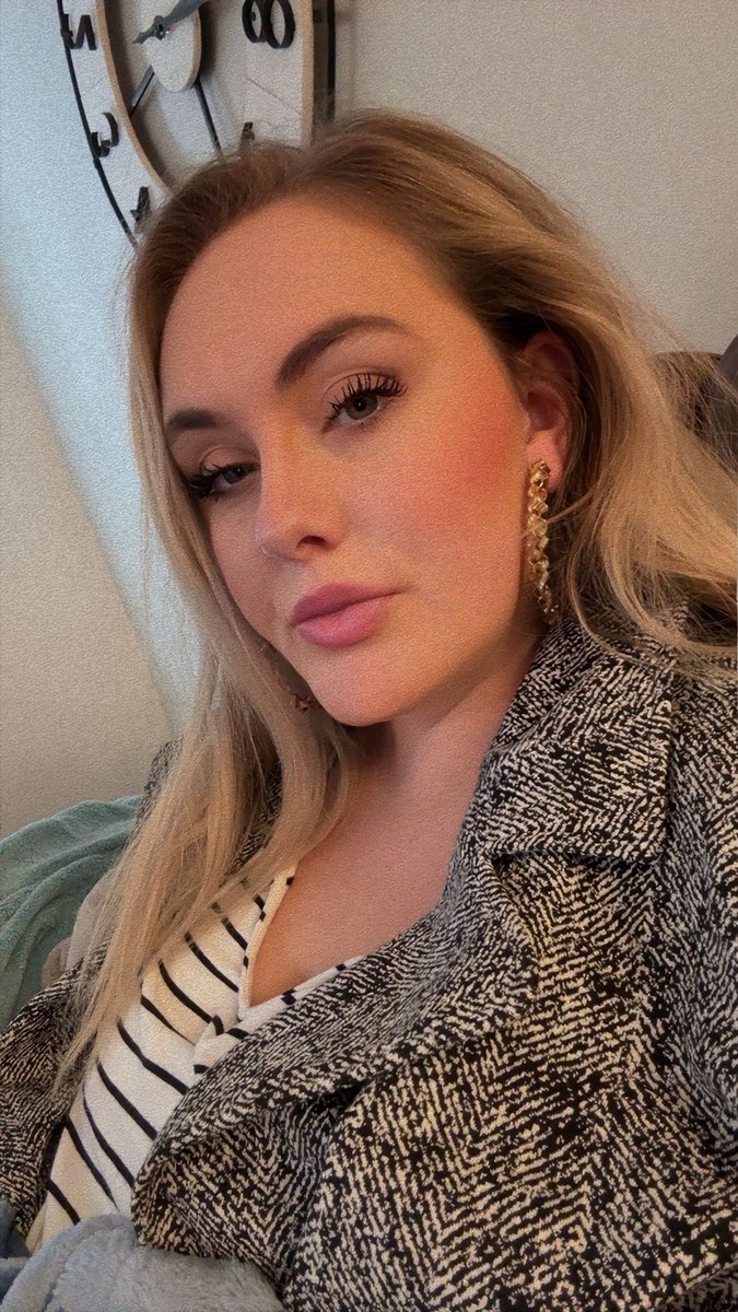 LIV (@oliviaboender) on Twitter photo 