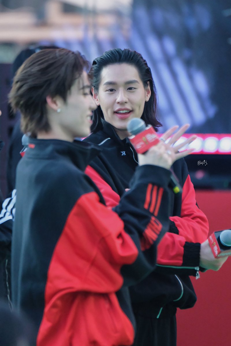 สายตาบิวกิ้นมองพีพี เขินว้าาาาาาาาาา😳🫣

#โค้กเปิดฟีลซ่าส์XPPKRIT 
#โค้กเปิดฟีลซ่าส์XBILLKIN 
#ppkritt #bbillkin