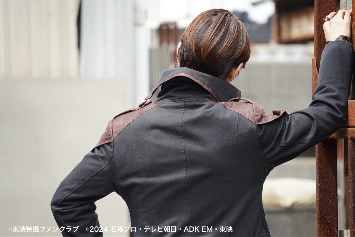 東映Pより「これ使っていいですよ！」と一枚。

立ち姿だけで性格悪そうなの伝わルブ

仮面ライダーヴラム　ルートストマック

まだまだお楽しみください👓🙏