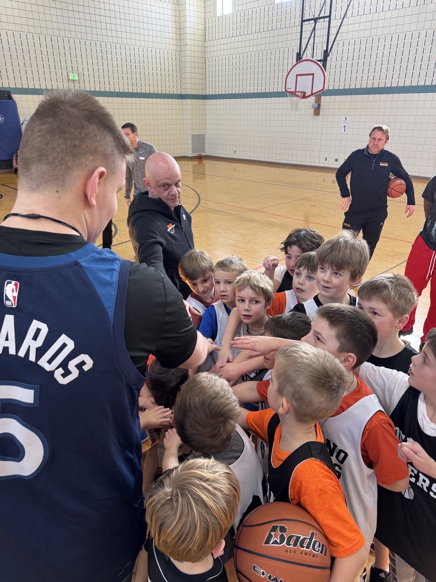 DelanoBoysHoops's tweet photo. A GREAT day learning, growing and competition with 1st and 2nd graders at Tiger Cub Camp! Excited for the future of Delano Boys Basketball! https://t.co/NmB2ySo0Ll