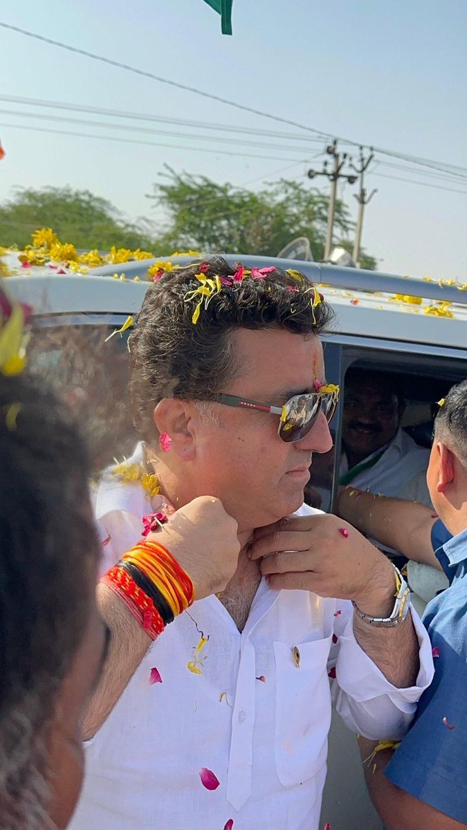 युवाओं को अवसर और आत्मविश्वास देने वाले
आपके प्रयास क्षेत्र के भविष्य को मजबूत बना रहे हैं।
#धन्यवाद_केके_विश्नोई