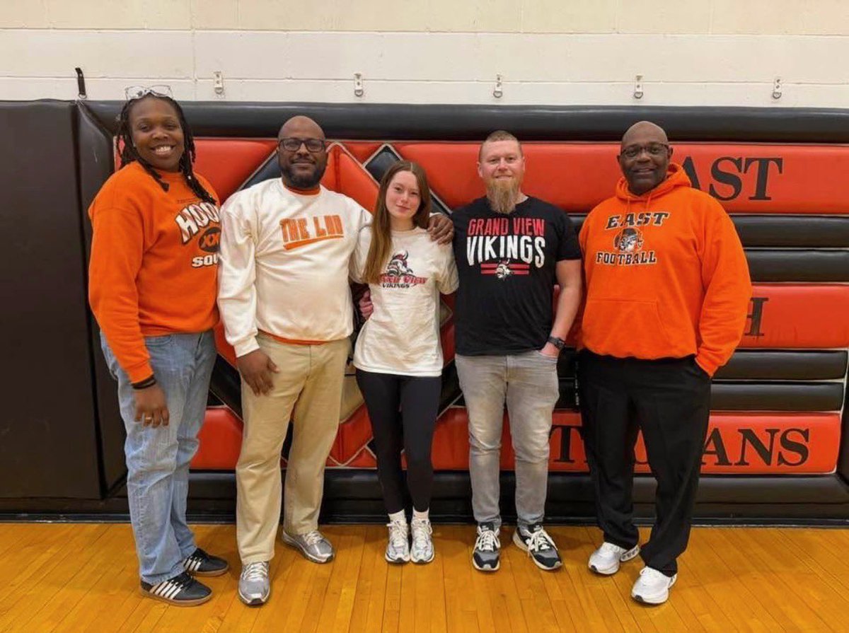 GraysynDowning's tweet image. Signing day went well. Thanks to everyone who made it possible. Looking forward to my next chapter at Grand View University.